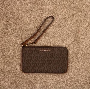 Micheal Kors Wristlet Wallet